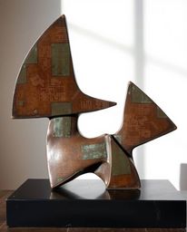 Discover stunning cast bronze sculptures featuring abstract shapes, glitch effects, fragmentation, and scanlines.  The pieces