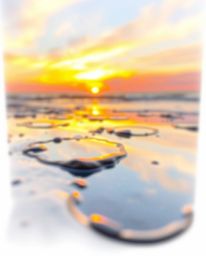 A hand-drawn sketch, created in a lively color sketchnote style, captures the mesmerizing effect of a sunset sky mirrored in 